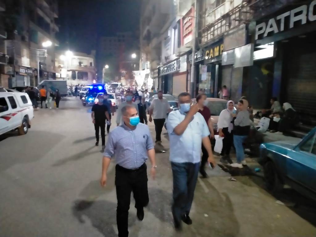 حملات لغلق المحلات بمراكز وأحياء المحافظة  (1)