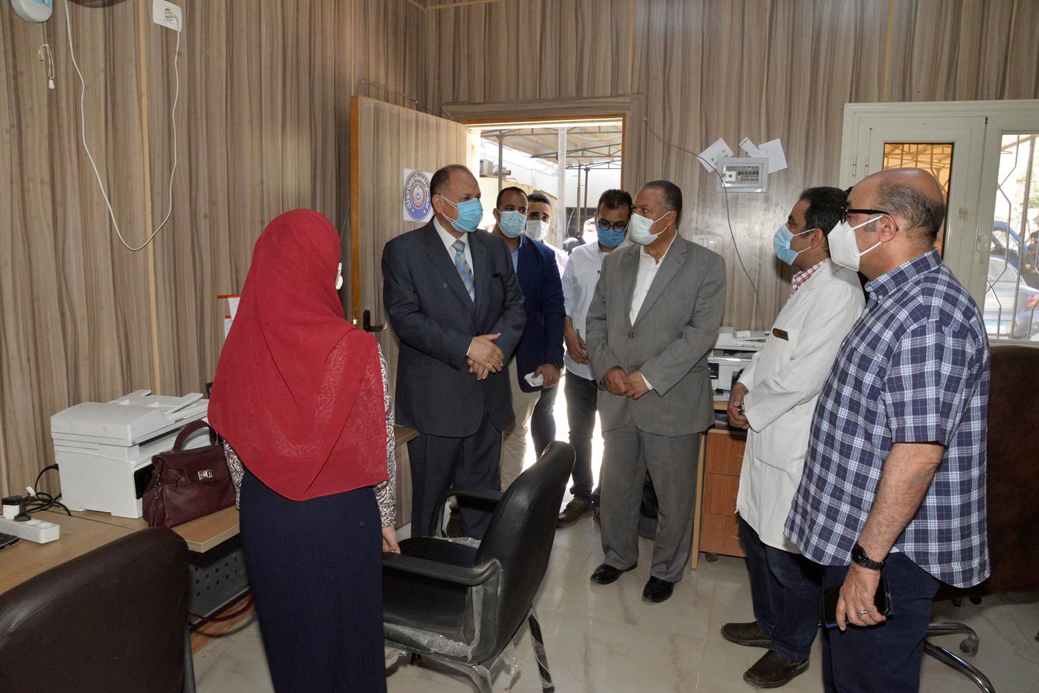 تفقد مركز لقاح كورونا بمستشفى الايمان العام (4)