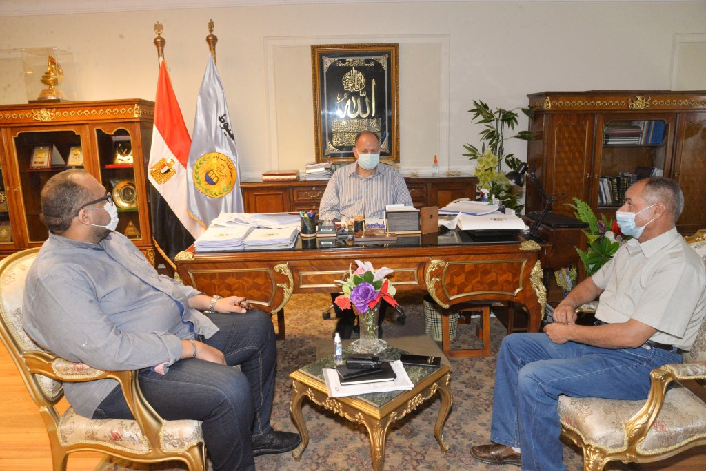 لقاء مسئولى مياه الشرب والصرف الصحى (1)