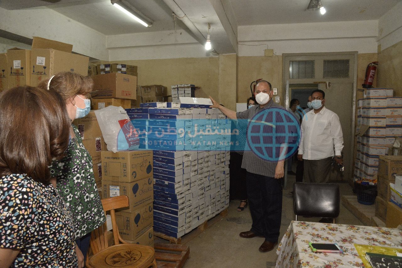 تفقد مخزن الادوية الرئيسى بحى شرق (8)
