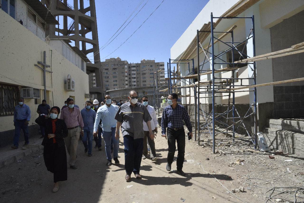محافظ أسيوط يتفقد أعمال إحلال وتجديد محطة مياه التشيكى  (4)