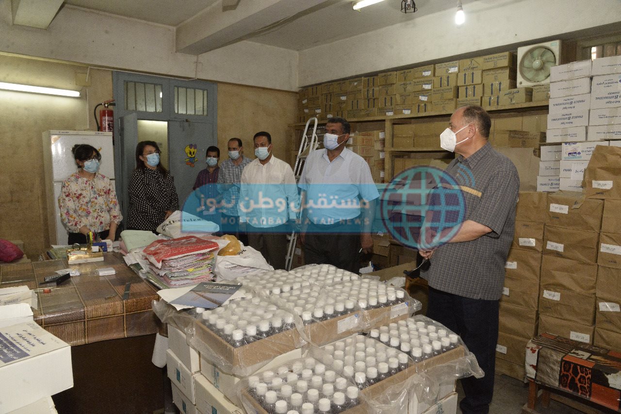 تفقد مخزن الادوية الرئيسى بحى شرق (4)