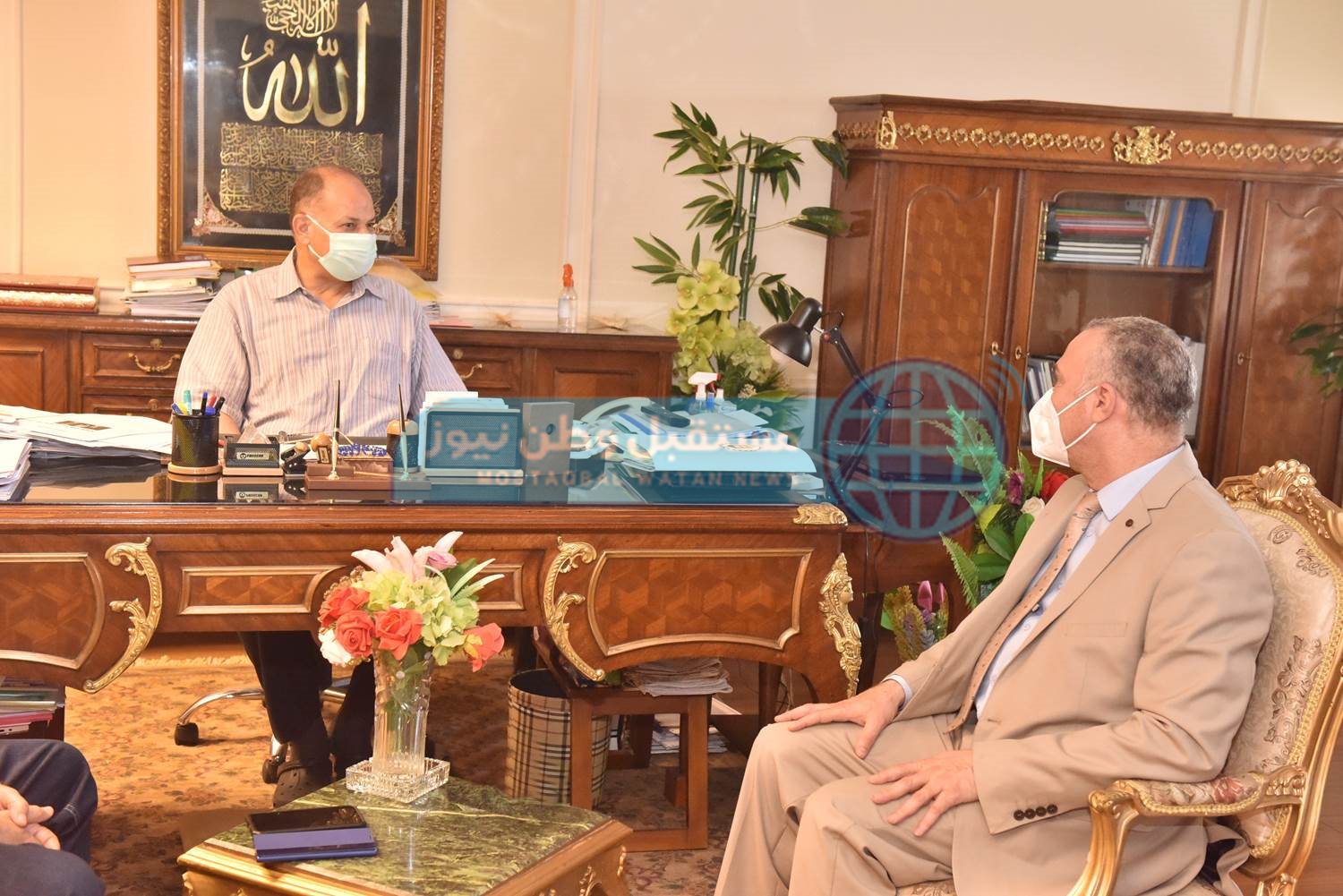 محافظ أسيوط يلتقي المدير الجديد لمنطقة وسط الصعيد للتأمين الصحي  (2)