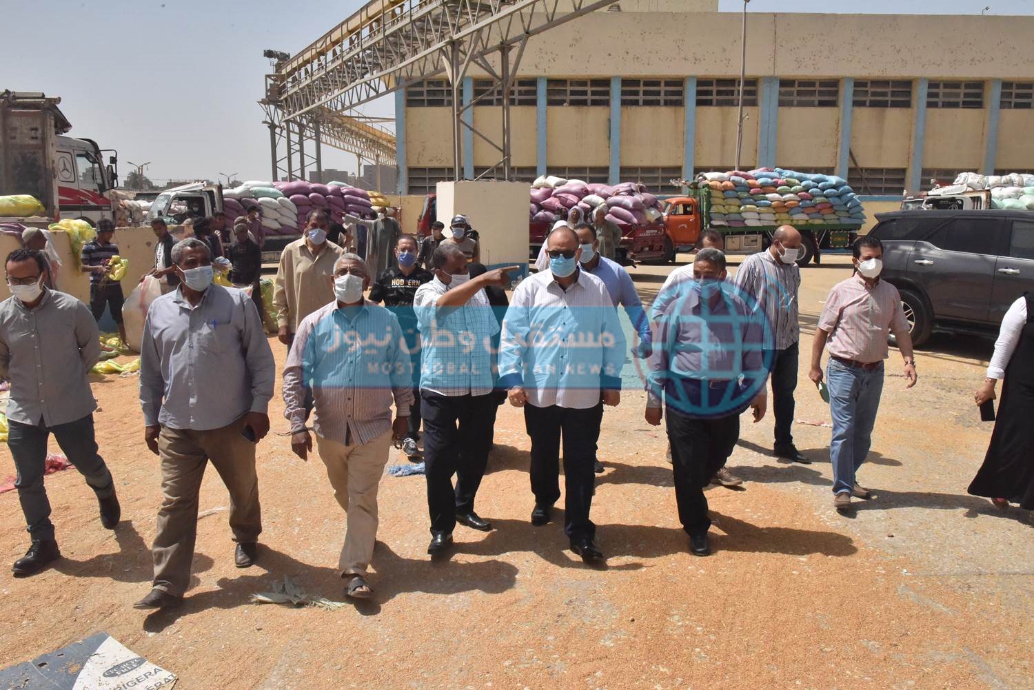 صور ارشيفية لتفقد توريد قمح (4)