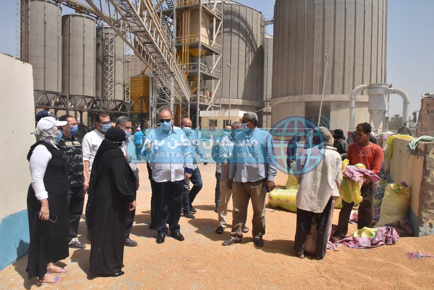 صور ارشيفية لتفقد توريد قمح (2)