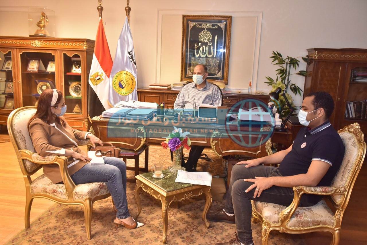 محافظ أسيوط يلتقي بعض أعضاء مجلس النواب والشيوخ (7)