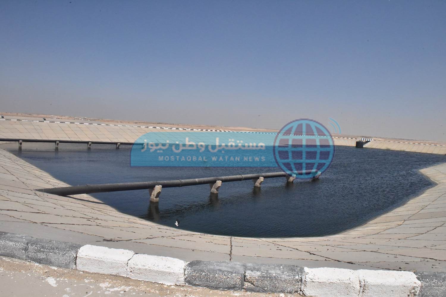 محافظ أسيوط يتفقد محطة معالجة الصرف الصحي بمنفلوط  (5)