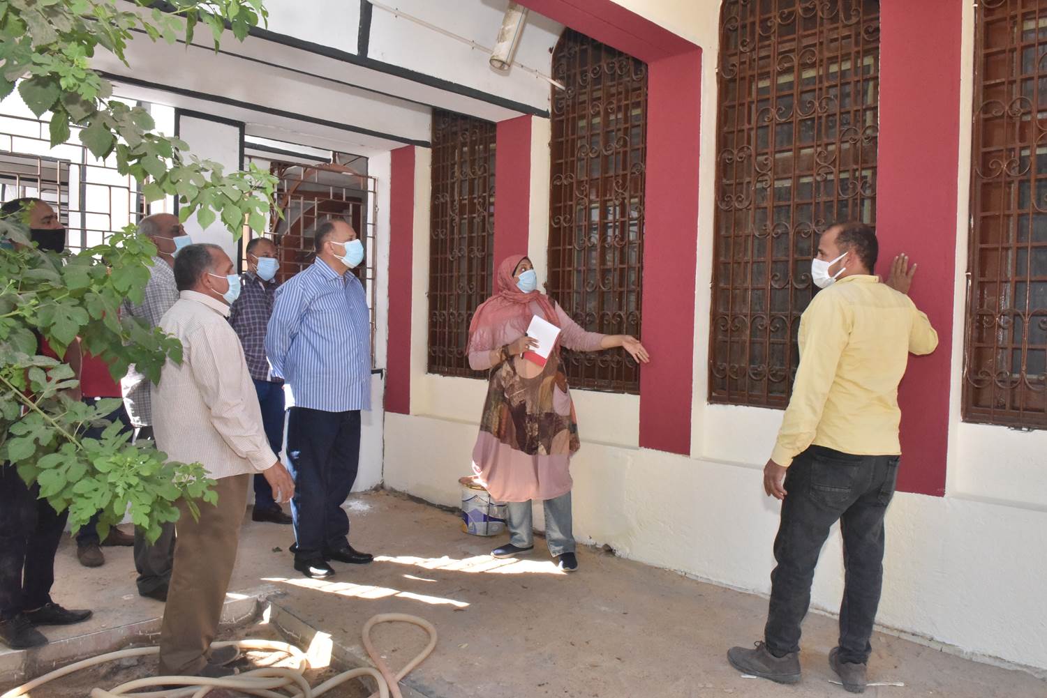 محافظ أسيوط يتفقد التطوير بمقر مكتبة مصر العامة (3)