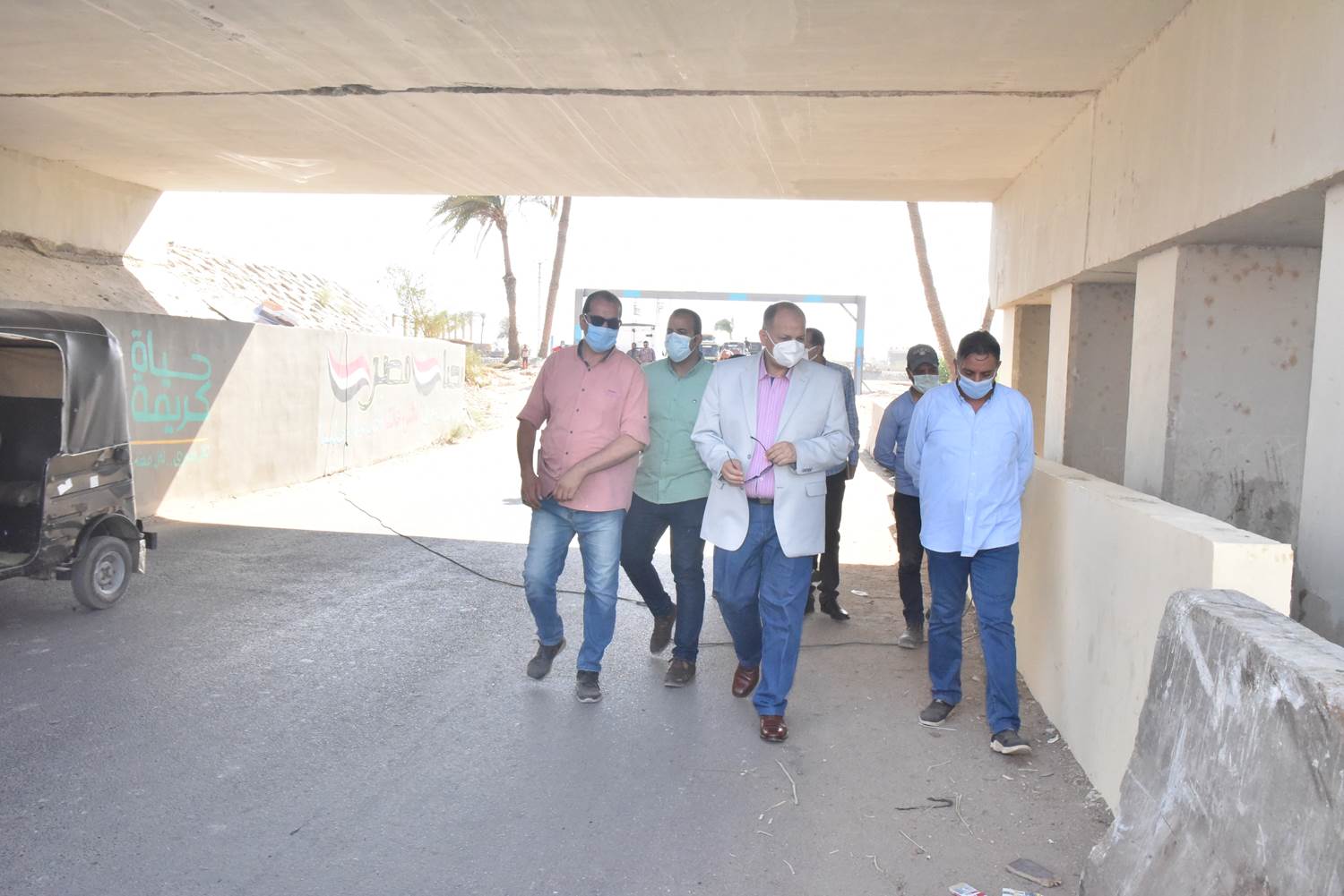 محافظ أسيوط يتفقد أعمال تنفيذ كوبرى الكيلو 149 بمركز أبوتيج (6)