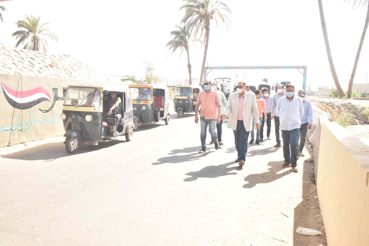 محافظ أسيوط يتفقد أعمال تنفيذ كوبرى الكيلو 149 بمركز أبوتيج (5)