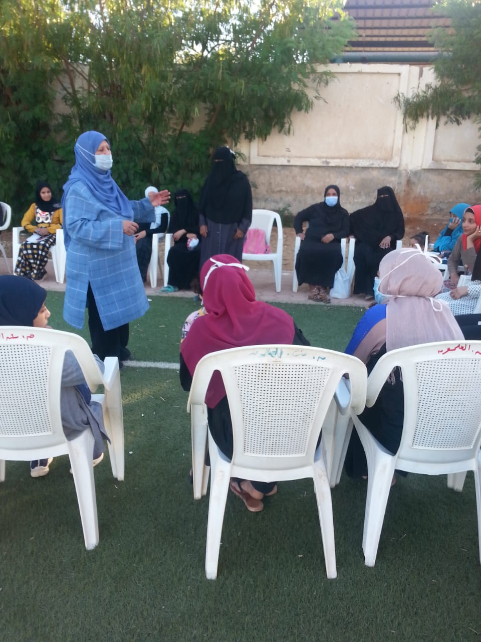 قومي المرأة يختتم حملة طرق الأبواب في الوادي الجديد  (1)