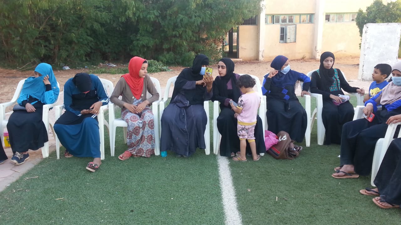 قومي المرأة يختتم حملة طرق الأبواب في الوادي الجديد  (5)
