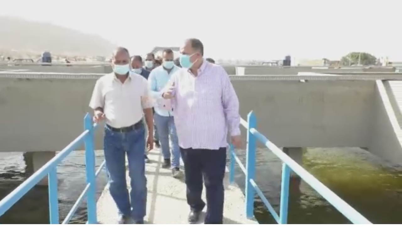 محافظ أسيوط يتفقد محطة معالجة المشايعة  (8)