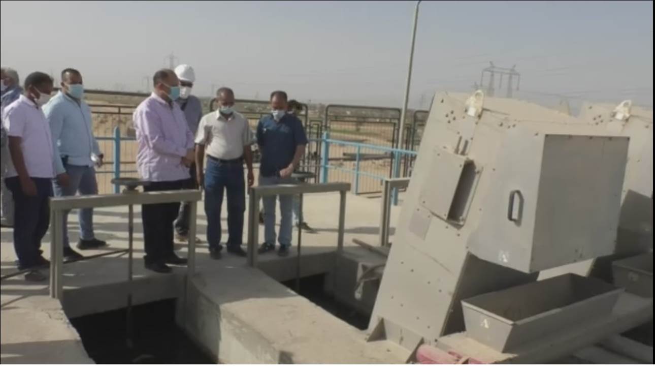 محافظ أسيوط يتفقد محطة معالجة المشايعة  (4)