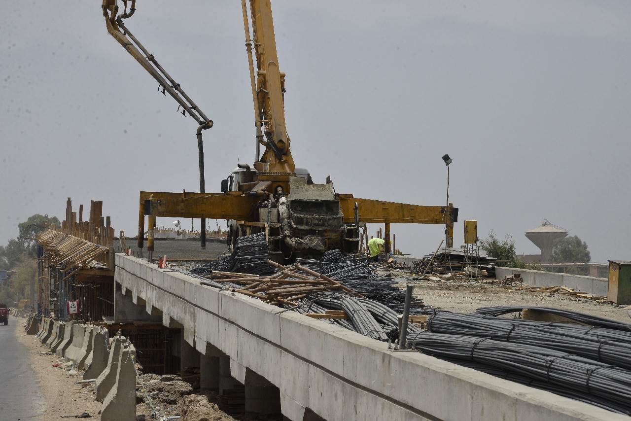 محافظ أسيوط يتفقد أعمال تنفيذ مشروع كوبري المدخل الشمالي العلوي  (12)