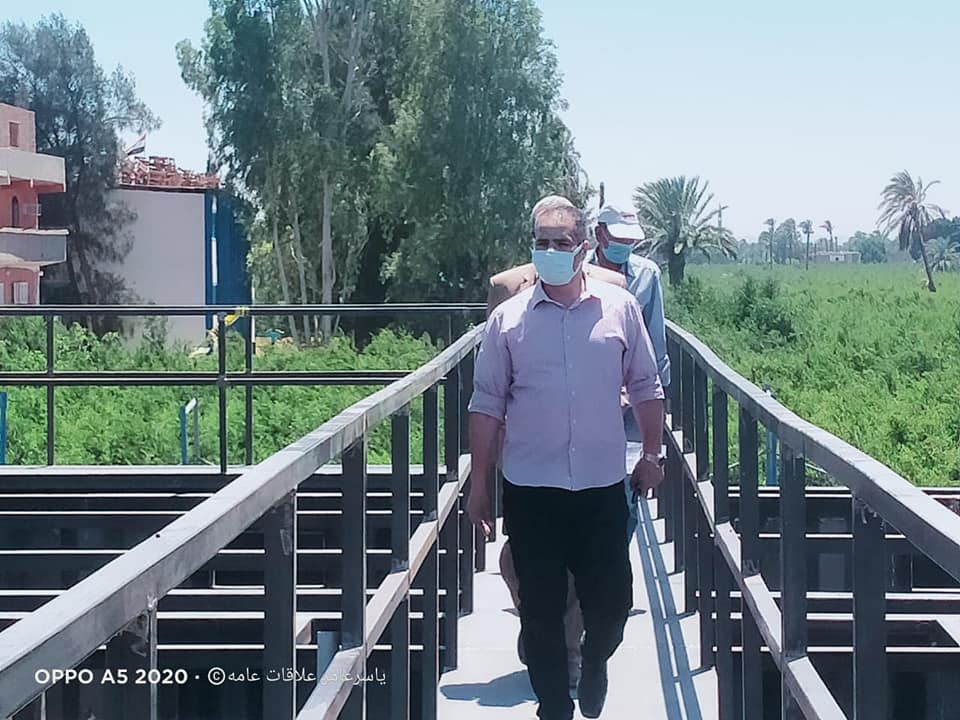 محافظ أسيوط يؤكد على متابعة مشروعات المبادرات الرئاسية ونائب المحافظ يتفقد الأعمال بالبداري (8)