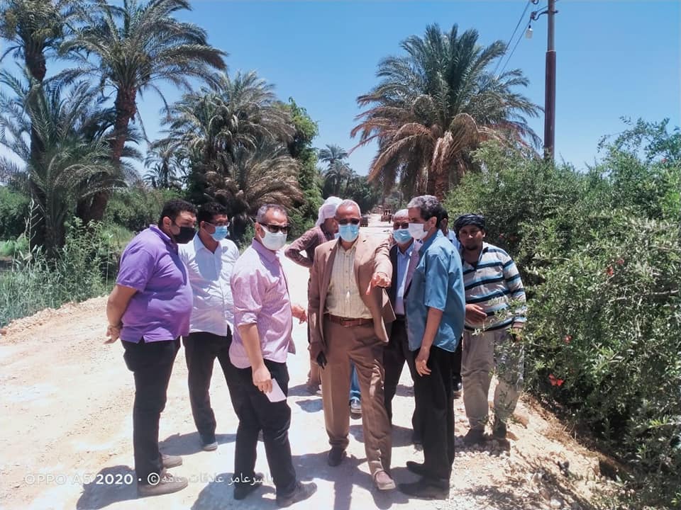 محافظ أسيوط يؤكد على متابعة مشروعات المبادرات الرئاسية ونائب المحافظ يتفقد الأعمال بالبداري (1)