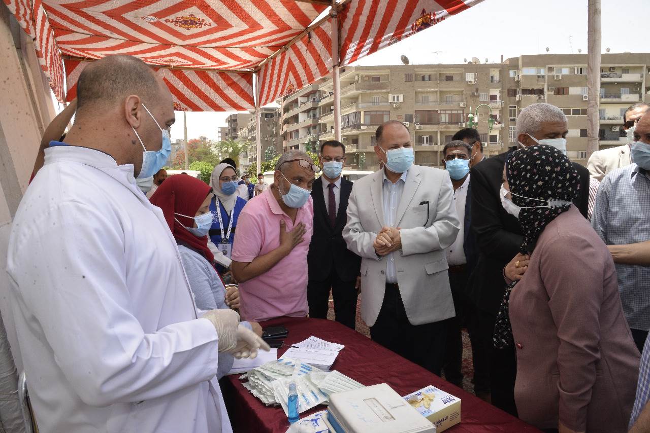 محافظ أسيوط يشهد انطلاق قوافل حزب حماة الوطن سجل__ اتطعم(6)