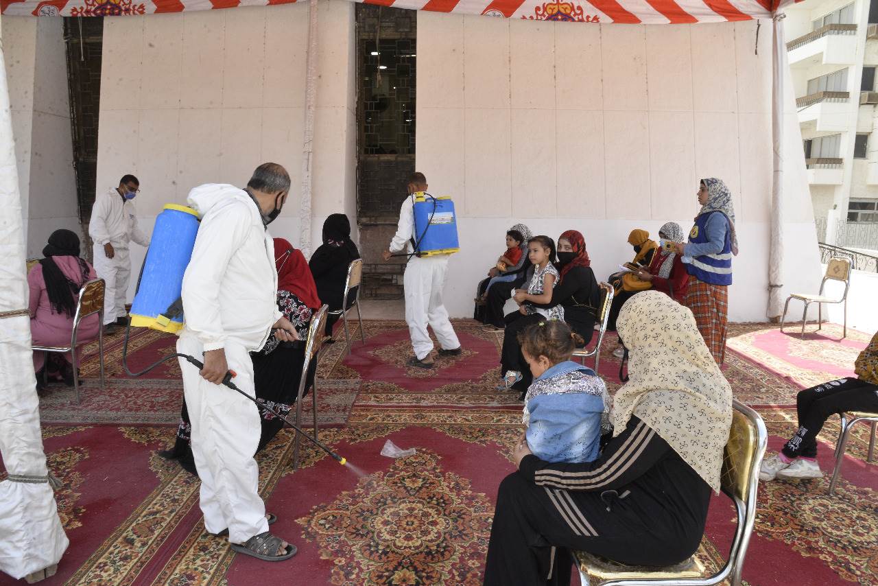 محافظ أسيوط يشهد انطلاق قوافل حزب حماة الوطن سجل__ اتطعم(1)