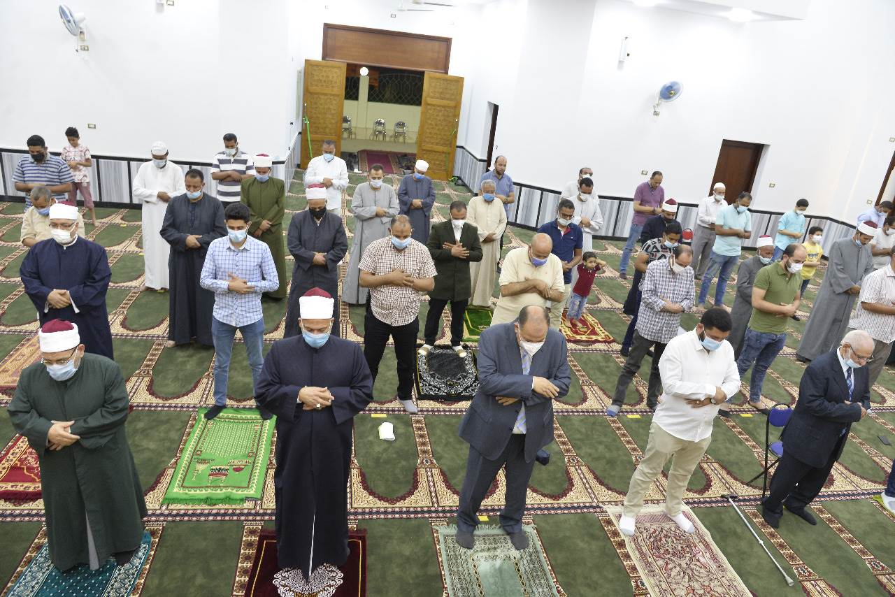 محافظ أسيوط يفتتح مسجد الرحمن بمدينة أسيوط الجديدة  (9)