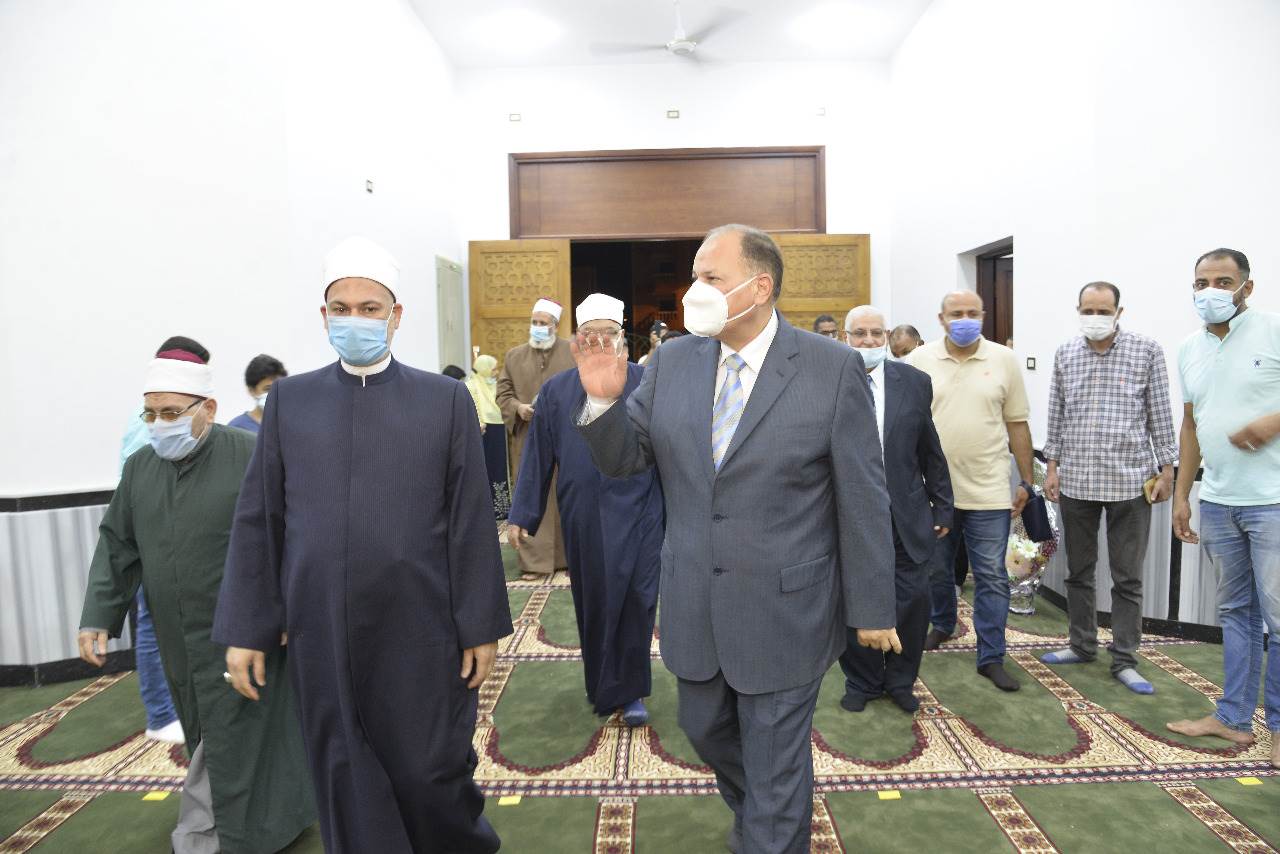 محافظ أسيوط يفتتح مسجد الرحمن بمدينة أسيوط الجديدة  (5)