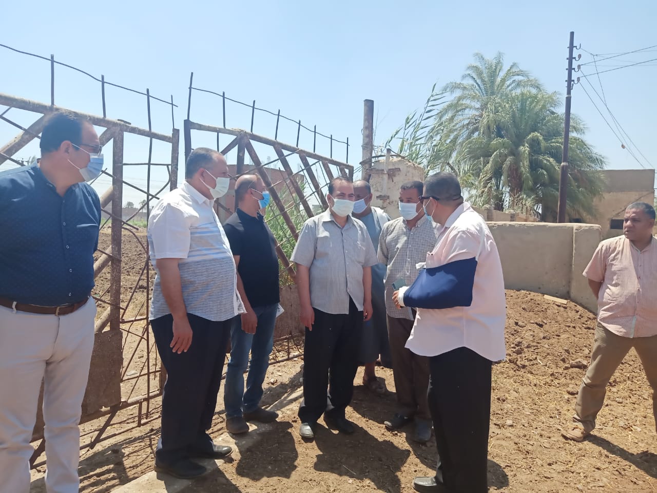 السكرتير المساعد يتفقد مشروع الثروة الحيوانية بأبنوب والفتح (2)