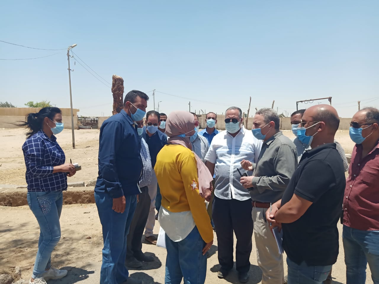 السكرتير المساعد يتفقد مشروعات حياة كريمة بمركز أبنوب (7)