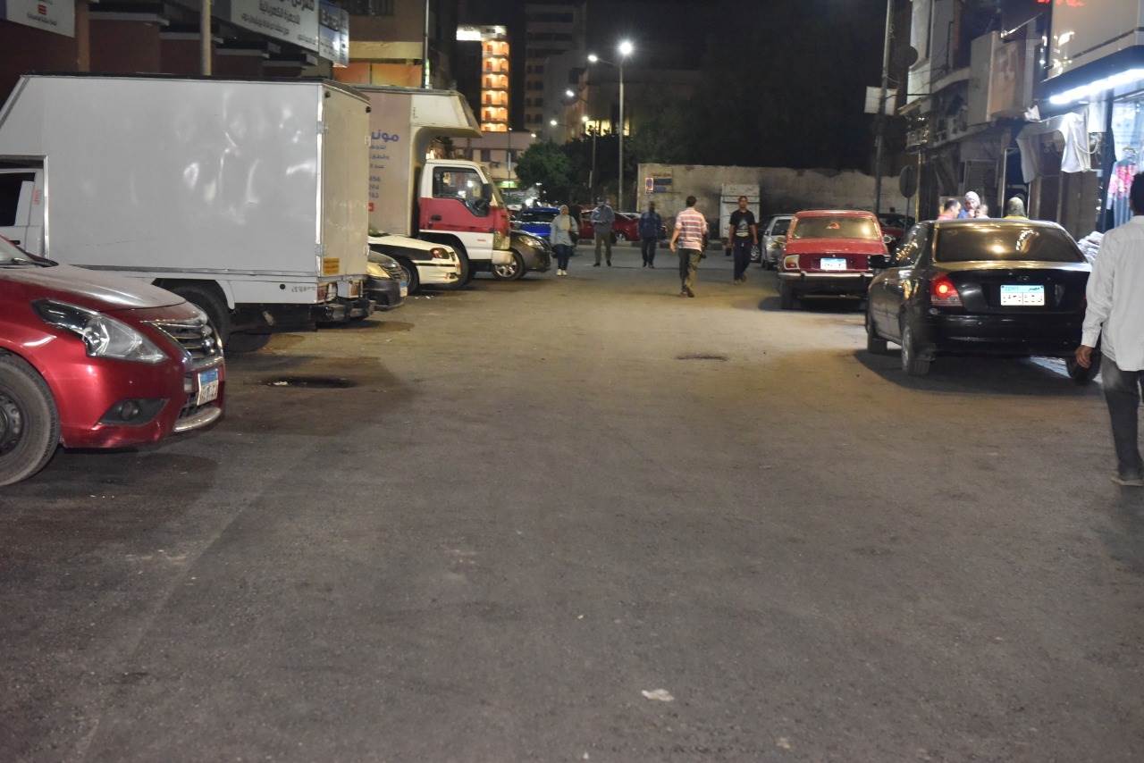 محافظ أسيوط يتفقد رصف ميدان البنوك وتفرعاته بحي غرب (9)