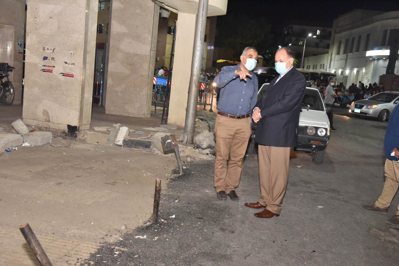 محافظ أسيوط يتفقد رصف ميدان البنوك وتفرعاته بحي غرب (6)