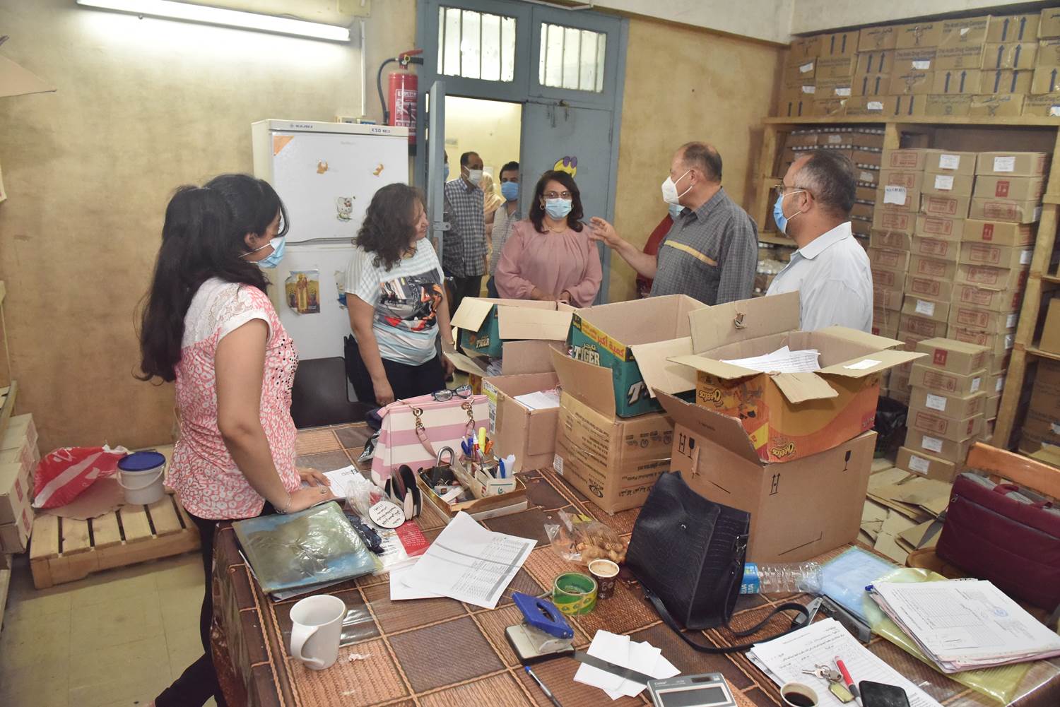 محافظ أسيوط يتفقد مخزن الأدوية الرئيسي بحي شرق  (1)