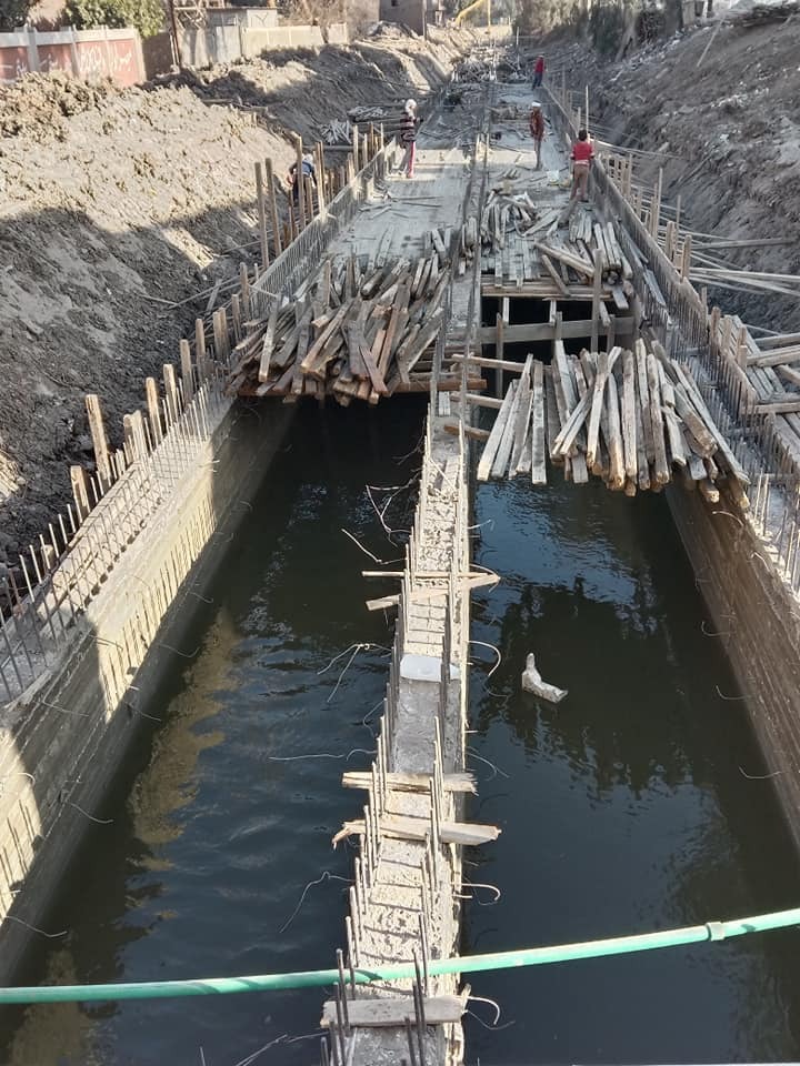 نائب محافظ أسيوط يتفقد مشروعات حياة كريمة بصدفا (4)