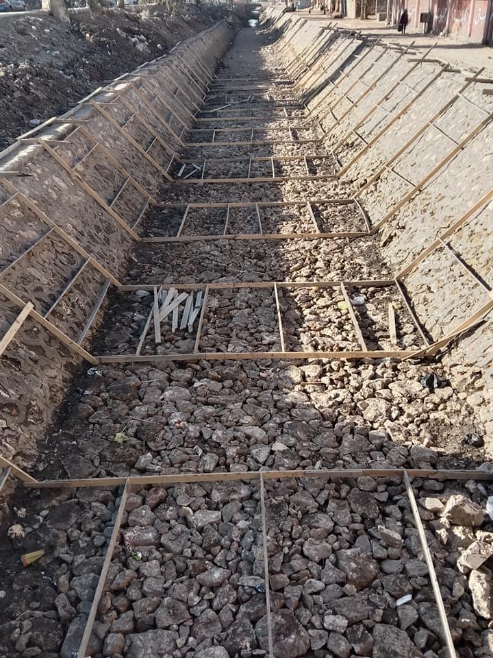 نائب محافظ أسيوط يتفقد مشروعات حياة كريمة بصدفا (7)