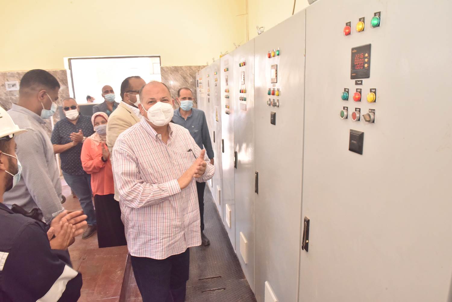 محافظ أسيوط يفتتح احلال وتجديد مشروع محطة صرف صحي درنكة الرئيسية (11)