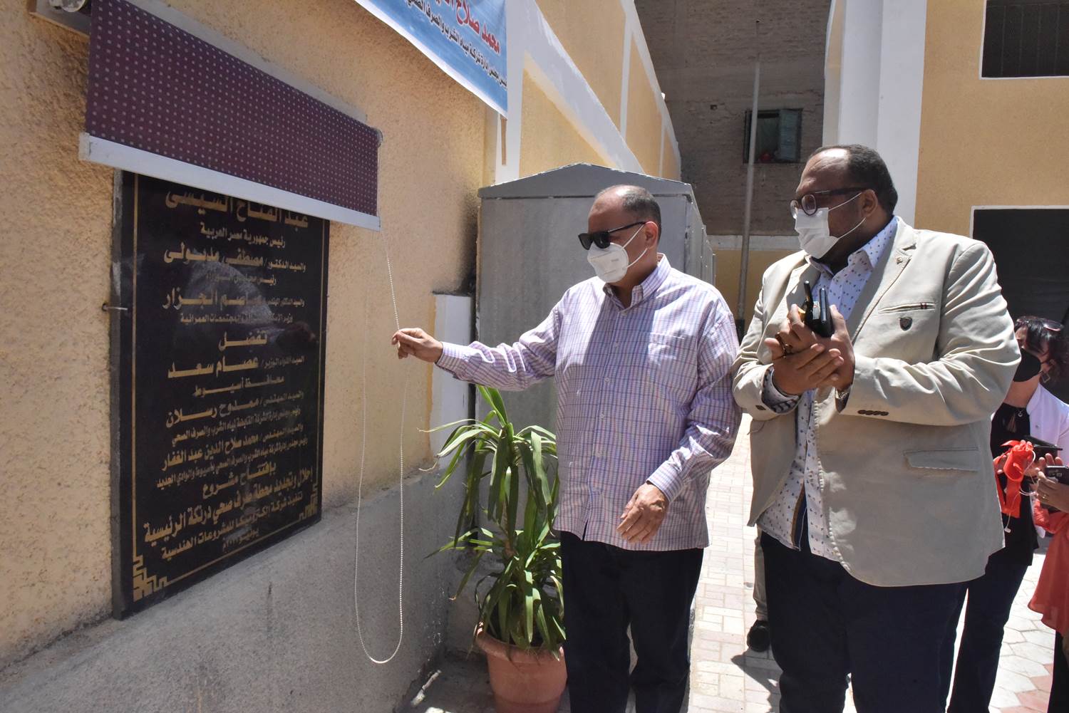 محافظ أسيوط يفتتح احلال وتجديد مشروع محطة صرف صحي درنكة الرئيسية (4)