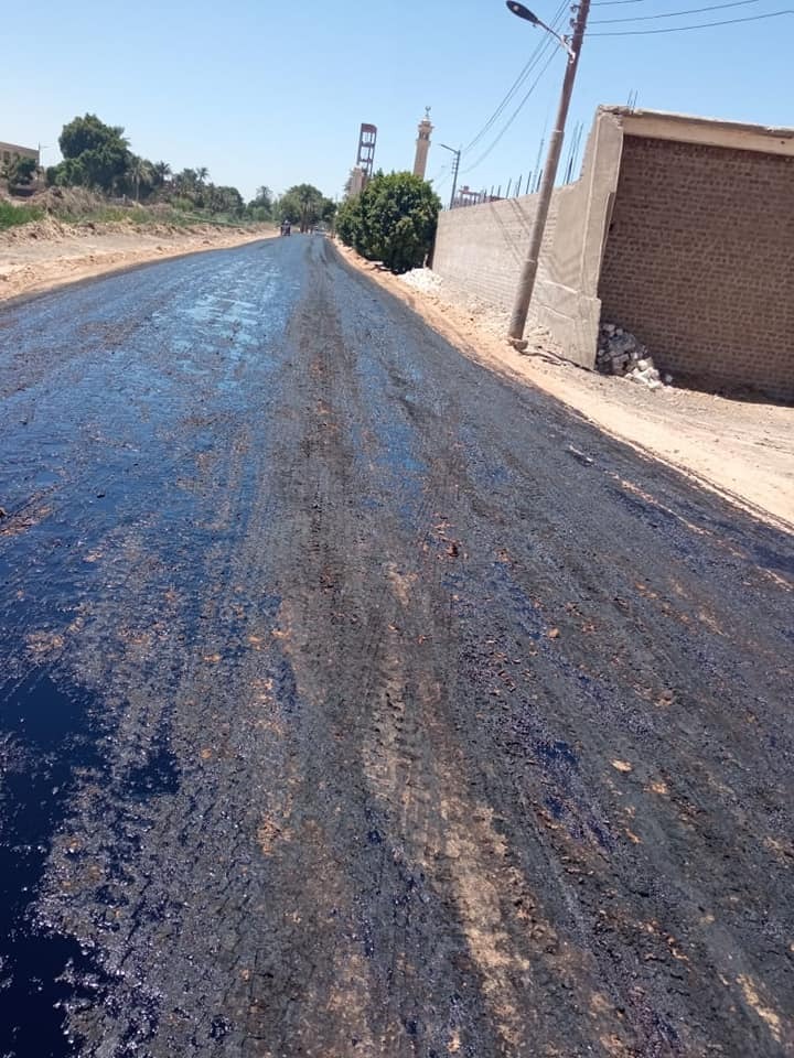 رصف طريق المرج-العمارنة بالغنايم (4)