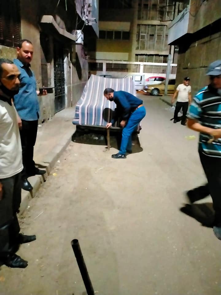 تنفيذ حملات لإزالة الإشغالات وتعديات الباعة الجائلين والحواجز الحديدية والأسمنتية بالقوصية وحي شرق (