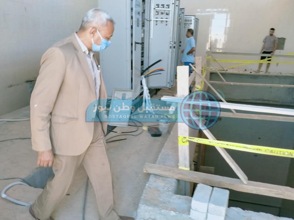 رئيس مركز البداري يتفقد تنفيذ محطة معالجة وأعمال رصف بالقرى (9)