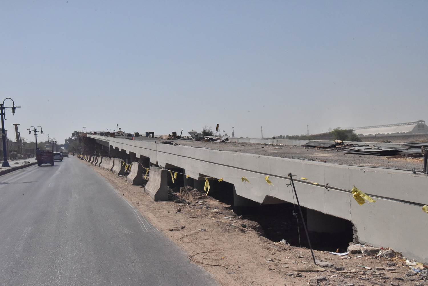 محافظ أسيوط يتفقد أعمال تنفيذ مشروع كوبري المدخل الشمالي العلوي بمنقباد (15)