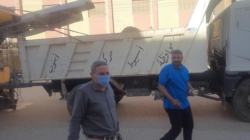 حملات نظافة مكثفة بالمراكز باستخدام معدات شفط الأتربة الجديدة وحملة مكبرة بمركز أبنوب (8)