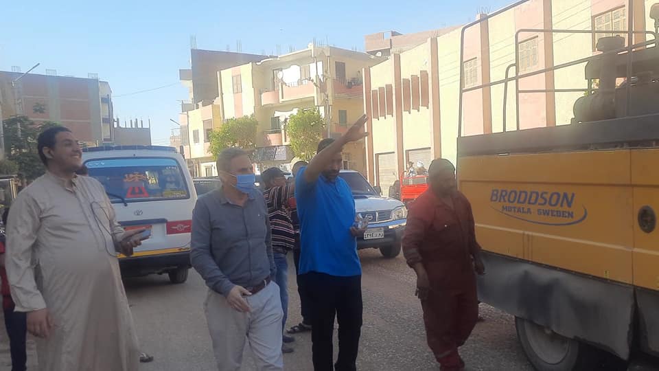 حملات نظافة مكثفة بالمراكز باستخدام معدات شفط الأتربة الجديدة وحملة مكبرة بمركز أبنوب (1)