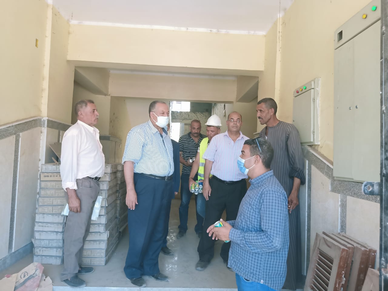 السكرتير المساعد يتابع المشروعات بمنفلوط (2)