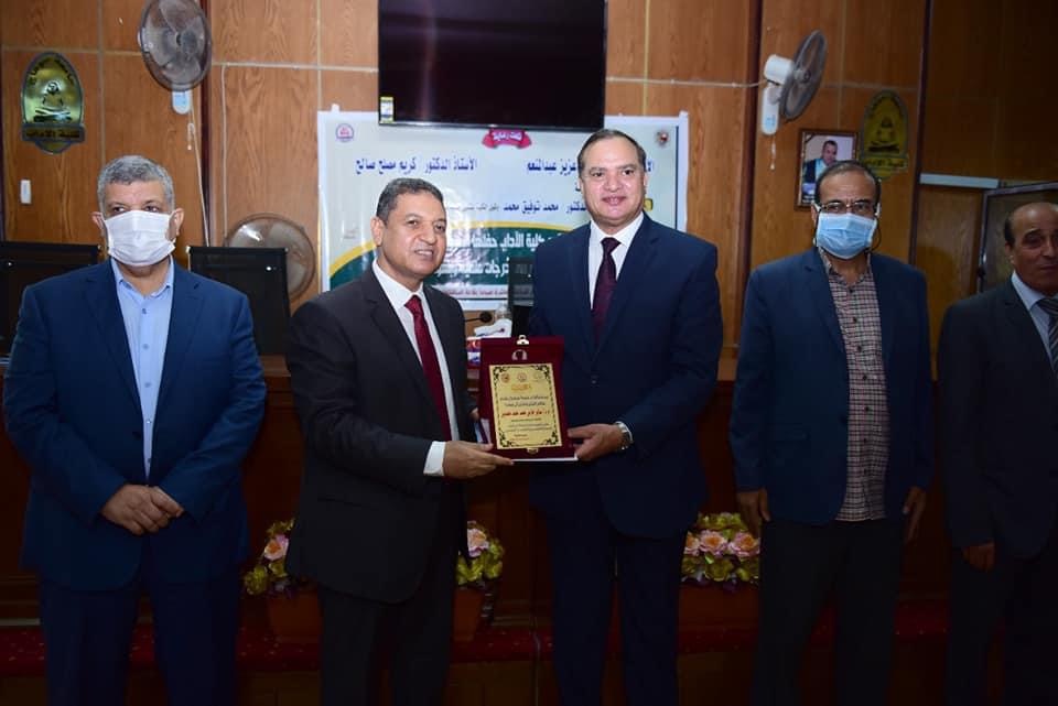 2A60CC8F-5E86-4CD6-B3AE-0ABCB11903E7