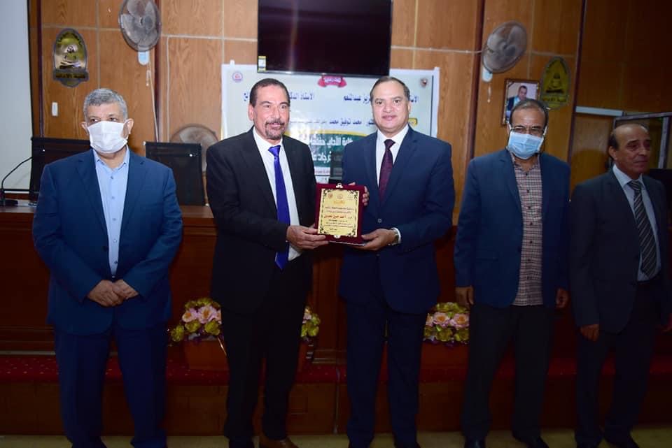 2C833E5C-C96E-41B7-A3C6-1038D925580A