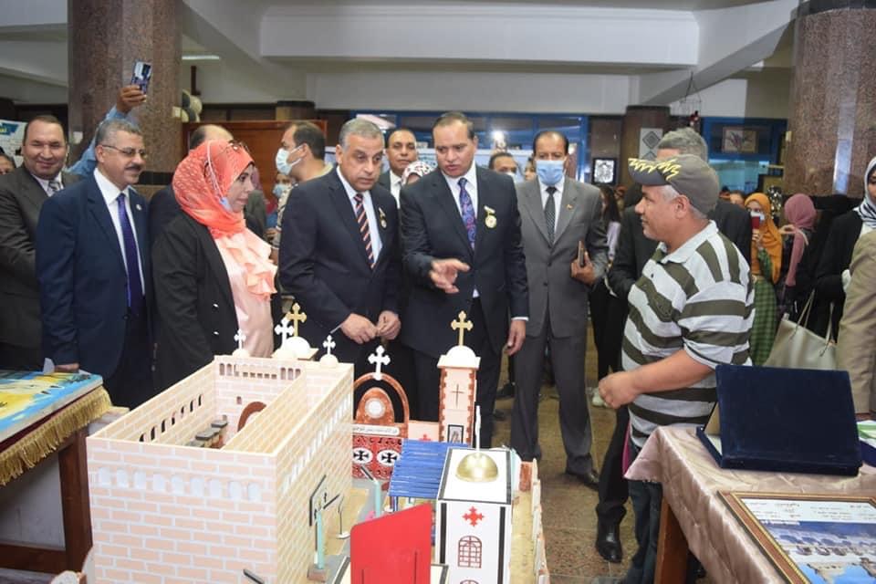 8451C235-EB11-438B-96BA-6142E05EC2C7