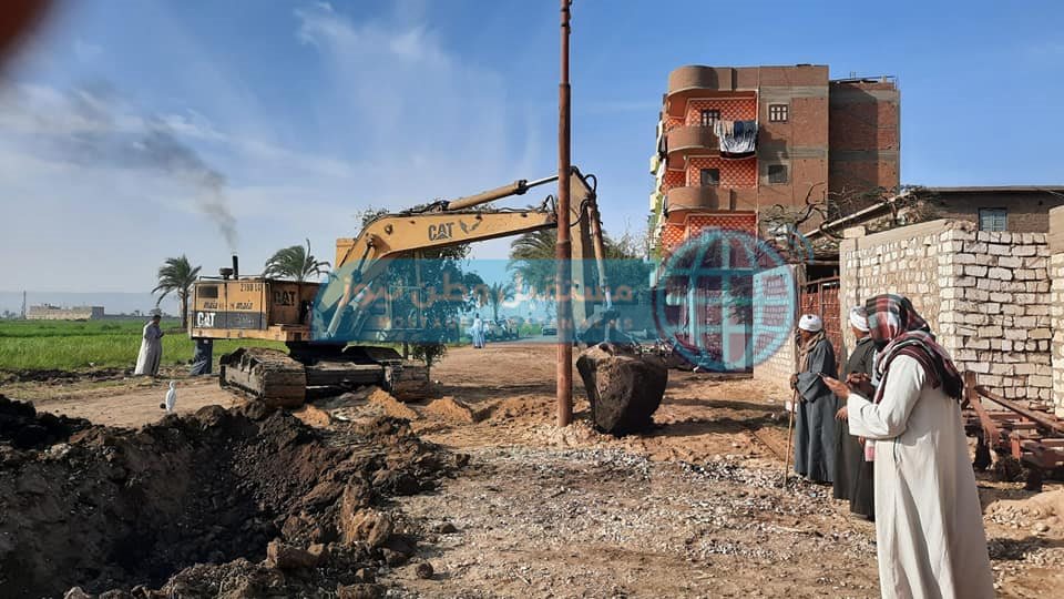 إزالة تعدي على نهاية ترعة جنابية باقور الثانية  (3)
