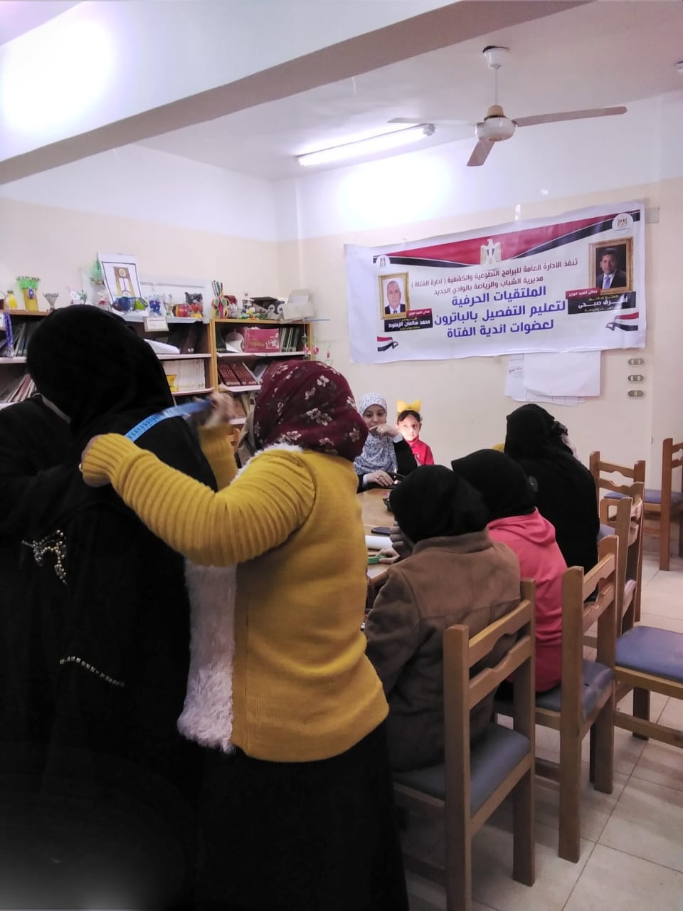 اطلاق ملتقى حرفي للفتيات في مركز بالوادي الجديد  (3)