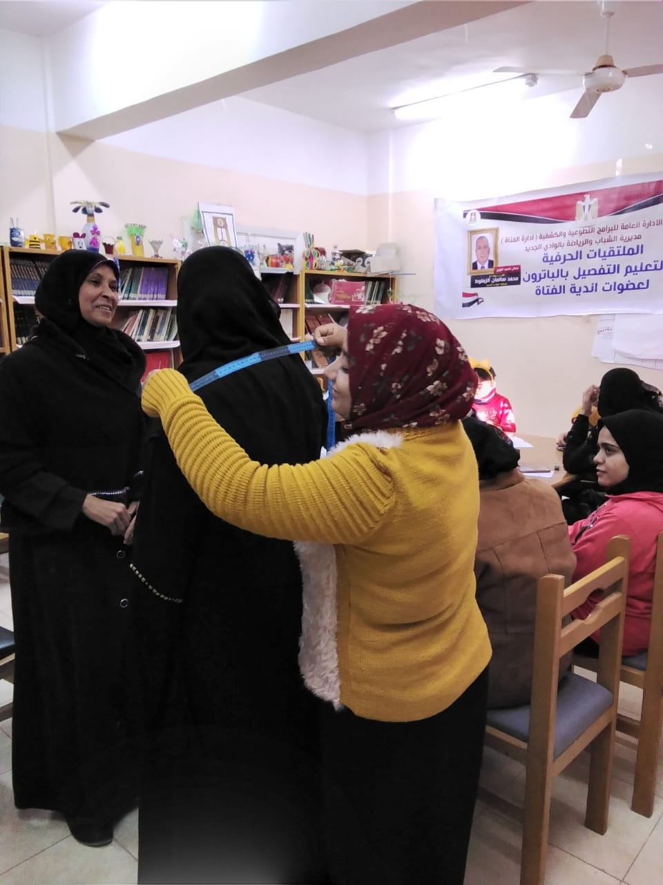 اطلاق ملتقى حرفي للفتيات في مركز بالوادي الجديد  (6)