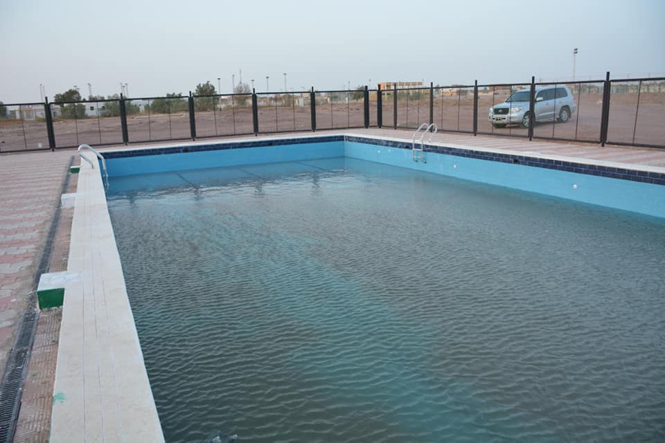 حمام سباحة بمدينة باريس  (2)