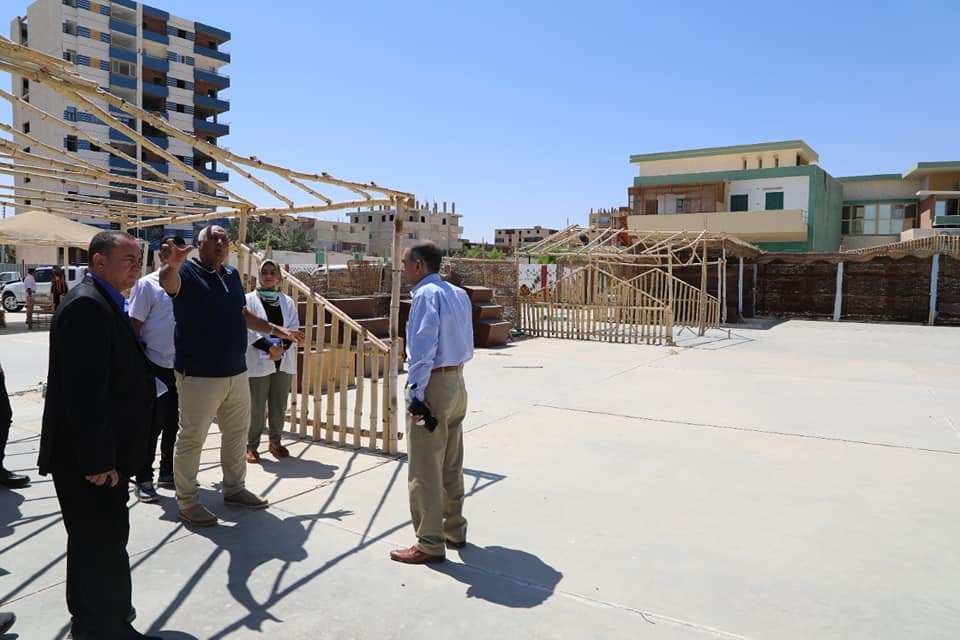 محافظ الوادي الجديد يتفقد أرض المعارض بالأمل (2)