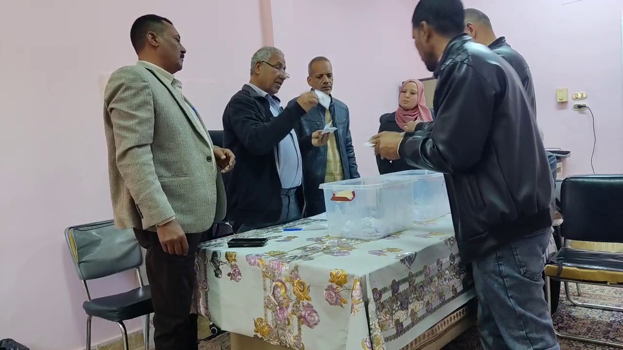 الوادي الجديد تجري قرعة لتوزيع المنازل الريفية بقرية  الخرطوم  (5)